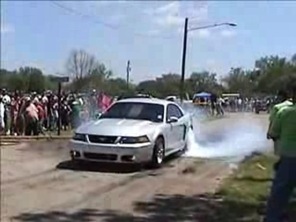 Burn fou d'une mustang