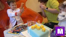 День рождения Макса 6 лет Гигантское Кресло Gummy Bear Все в полном шоколаде едем в Сadbury WORLD новые серии видео 2017