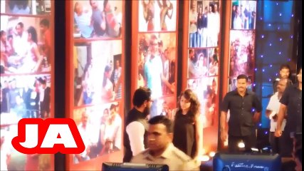 Dangal Success Party: Aamir Khan Arrives With His Daughter