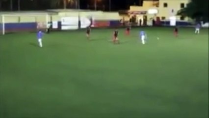 Deux pères de familles se battent dans les tribunes d'un match de jeunes
