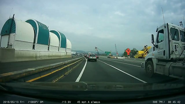 Необычная авария с тягачом