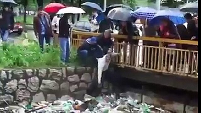 Gran gente... la tierra fue creada para todos nosotros, no algunos de nosotros Ayuda a los animales y muestra tu amor p