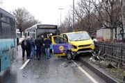 Fatih'ta Halk Otobüsüyle Dolmuş Birbirine Girdi: 9 Kişi Yaralandı