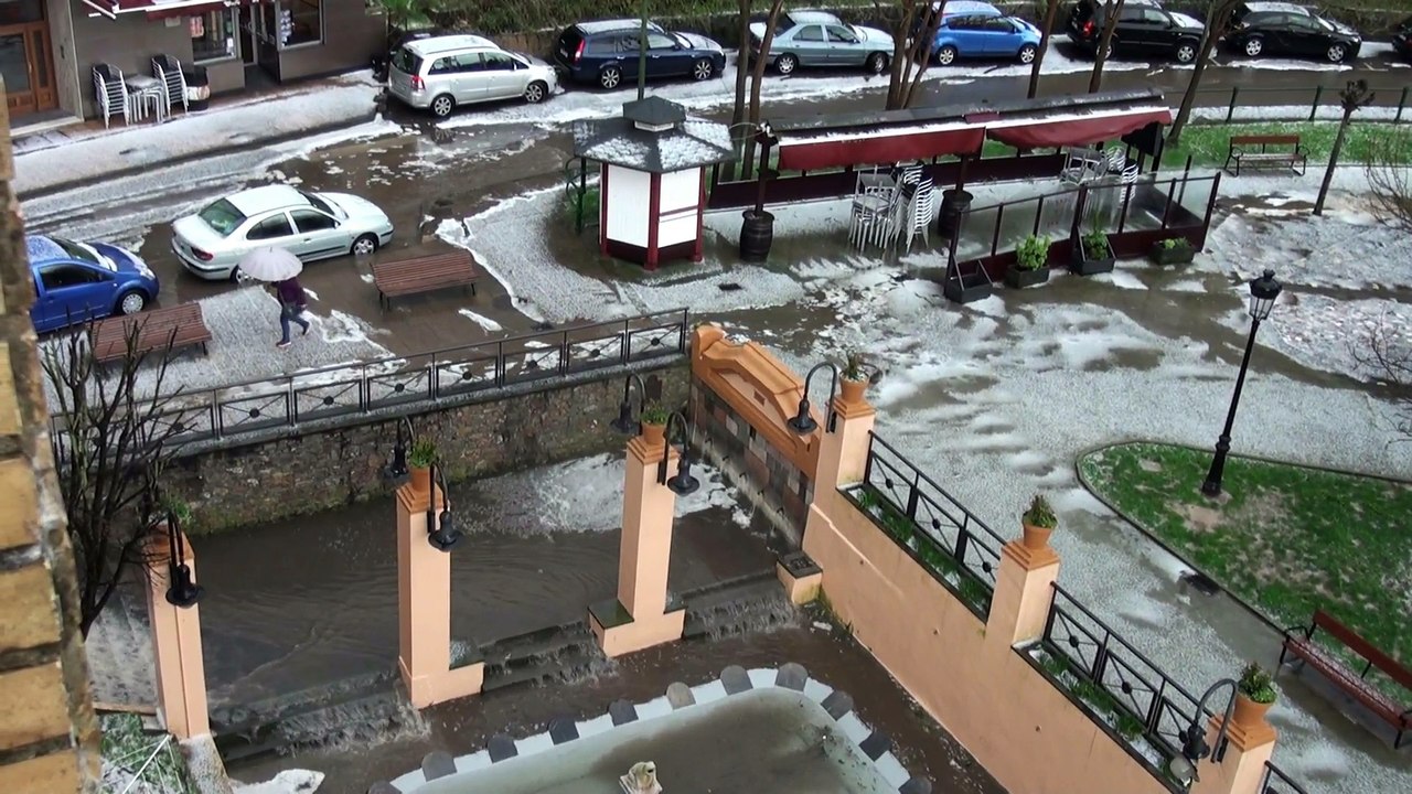 Temporal Asturias: Fuerte granizada y desbordamiento del alcantarillado en Candás