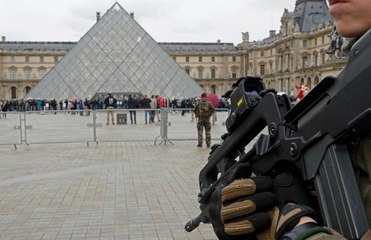 [Parody] Reenactment Machete Terror Attack at the Louvre