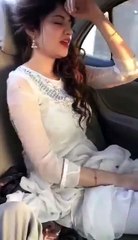 Neelam Munir Crazy Dance in car