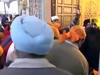 Shahrukh Khan & AbRam at Golden Temple, Amritsar
