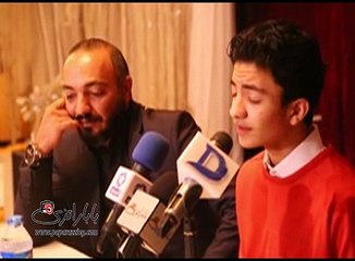 المطرب الصاعد "أصيل" : أثناء غناؤه "الطيبيين"