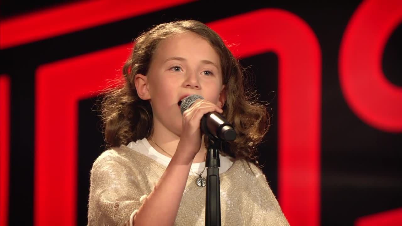 Chiara: You Raise Me Up - Blind Audition I | The Voice Kids 2017 | SAT1.DE