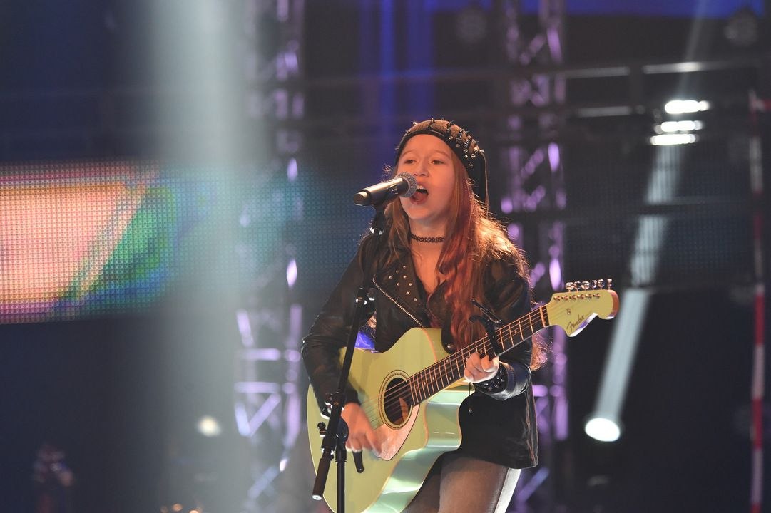 Sarah: Elektrisches Gefühl - Blind Audition I | The Voice Kids 2017 | SAT1.DE