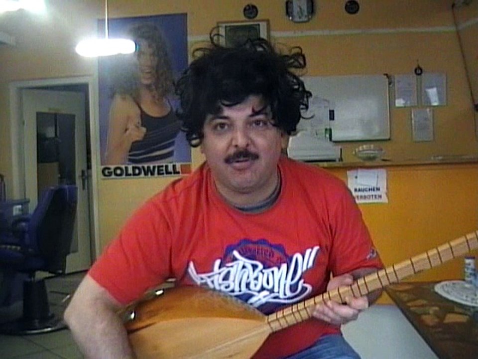 PLAT ENGLiSCH  SiNGEN MiT TÜRKiSCHE GiTARE  ALiBHV