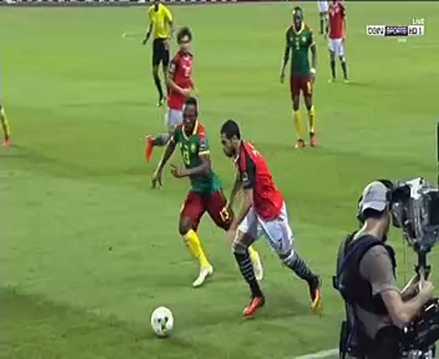 السعيد يسدد صاروخية على مرمى أسود الكاميرون فى بداية الشوط الثانى