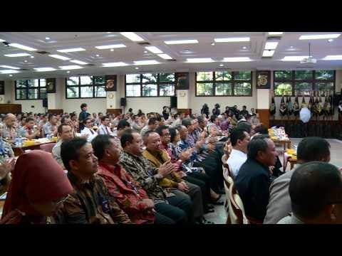 Menteri Dalam Negeri hadiri demo pembuatan Sim Online - NET12