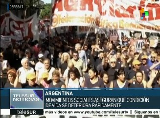 El pueblo argentino marcha contra políticas del gobierno macrista