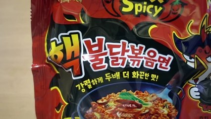 매운라면 끝판대장! 새로나온 핵불닭볶음면 먹었다가... - 허팝 (New Korean Spicy Noodle Will Kill You)-1gosBfHfq58
