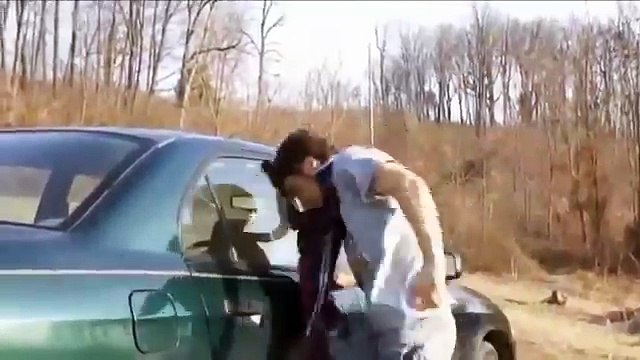 Приколы с людьми Дебил на дороге начал разборки и получил