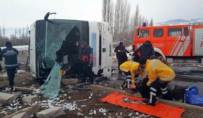 Sivas'ta devrilen otobüsten ilk görüntüler: 1 ölü 40 yaralı