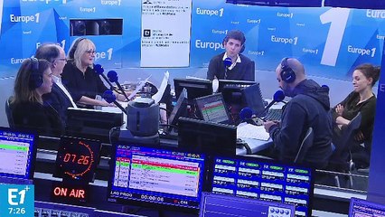 Amanda Lear : "Emmanuel Macron a été formidable à Lyon ! Il n'a que 12 ans, ne l'oubliez pas !"