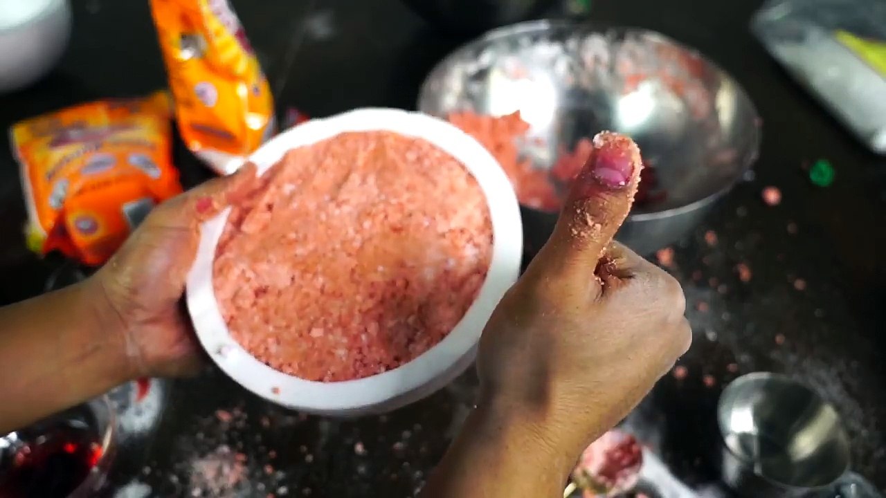 DIY GIANT POKEBALL BATHBOMB!-ImZj0zM6vdA