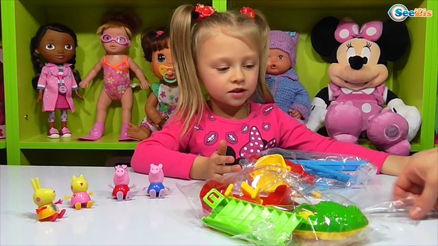 ✔ Свинка Пеппа на детской площадке. Ярослава и набор игрушек. Видео для детей. Tiki Taki Cook ✔