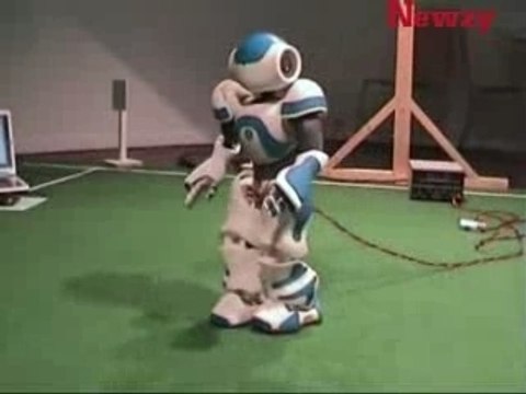 Nao, le nouveau robot footballeur de la robot cup
