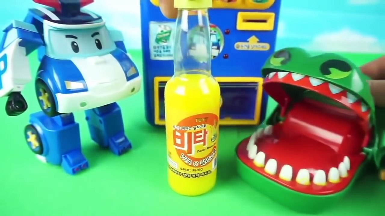 로보카폴리 자판기 장난감과 뽀로로 욕심쟁이 악어 놀이 Robocar Poli Vend...