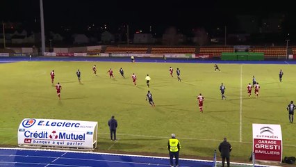 Egalisation de J. MAMBU sur une frappe au ras le sol.