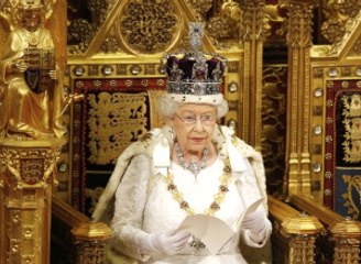 İngiltere Kraliçesi 2. Elizabeth, Tahttaki 65. Yılını Doldurdu