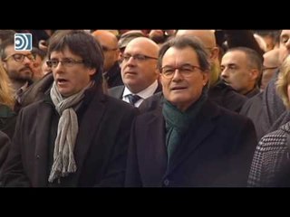Baño independentista para acompañar a Artur Mas al juzgado