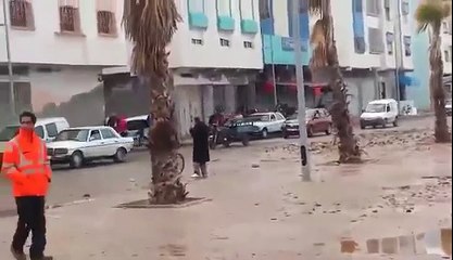 'ميني تسونامي' يضرب كورنيش سيدي موسى بمدينة سلا