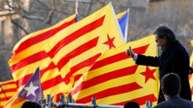 برشلونة:مظاهرة مؤيدة للرئيس الكتالوني السابق أرتور ماس الذي يحاكم لتنظيمه استفتاء الاستقلال عن اسبانيا