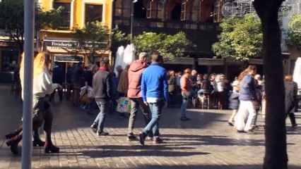 Gloria Camila, modelo flamenca por un día en SIMOF