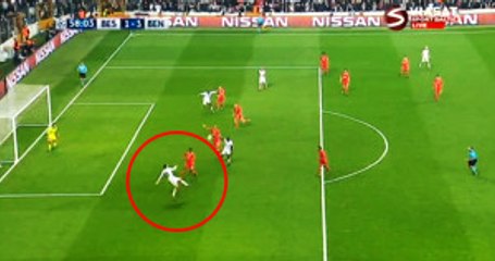 Cenk Tosun'un Benfica'ya Attığı Gol, En İyi Gol Seçildi