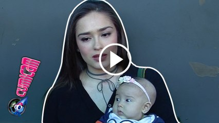 Baru Berusia Dua Minggu, Yasmine Wildblood Ajak Anak Jalan-jalan - Cumicam 06 Februari 2017