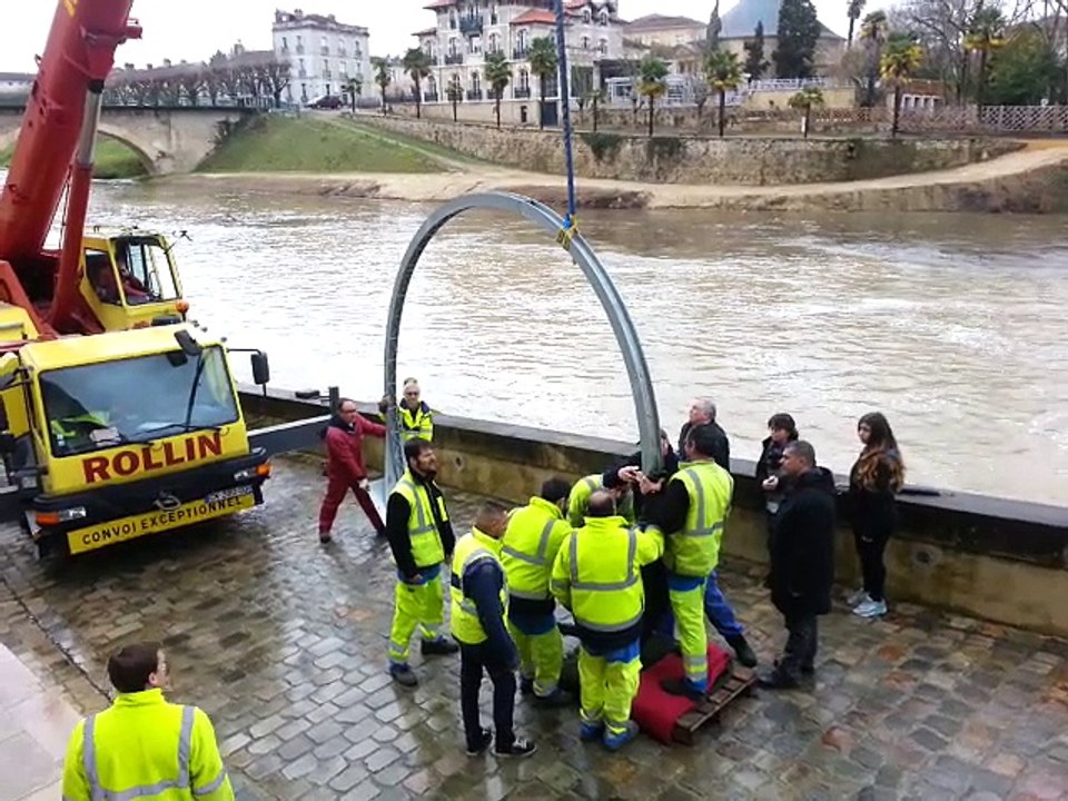 Mont-de-Marsan : "La Plongeuse" enlevée avant la montée des eaux (1/2)