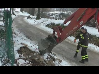 Ancarano (TE) - Terremoto, lavori per posizionare piattaforma tridimensionale (24.01.17)