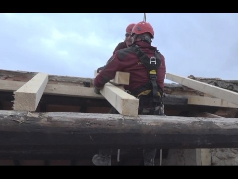 Norcia (PG) - Terremoto, copertura tetto Orario Sant'Agostinuccio (04.02.17)