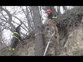 Norcia (PG) - Terremoto, rimosso sasso pericolante ad Ancarano (04.02.17)