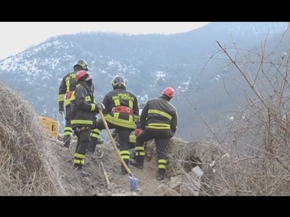 Norcia (PG) - Terremoto, messa in sicurezza muri e tetti a Serravalle (30.01.17)
