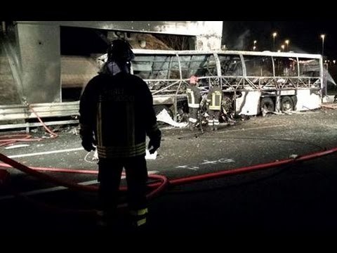 San Martino Buon Albergo (Verona) - Bus in fiamme su A4, 16 morti: a bordo molti ragazzi (21.01.17)