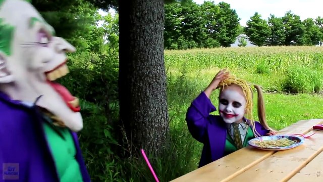 Spiderman vs Pink Spidergirl! w/ Frozen Elsa, Bad Baby Joker Girl, Superman, Batman & Arie