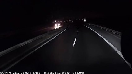 Caminhoneiro mostra por que  preciso estar sempre atento na estrada