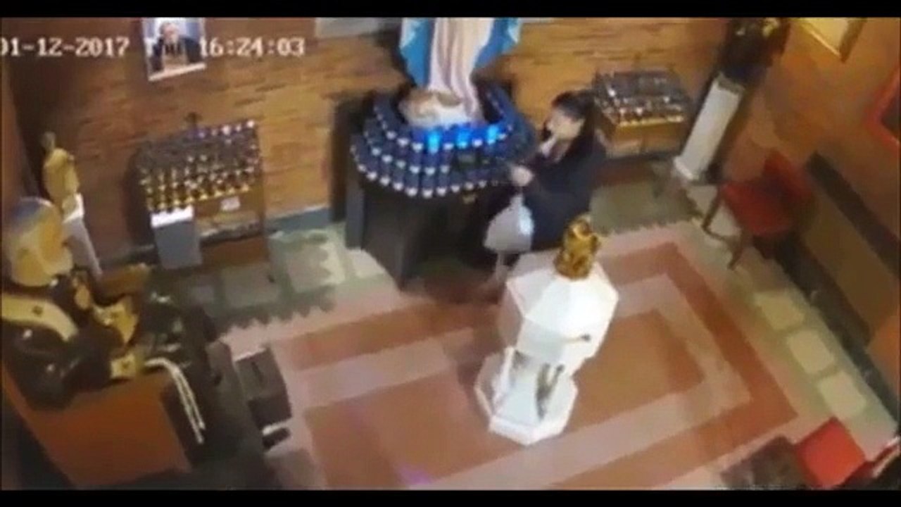 Prise en flag en train de voler de l'argent dans la boîte de donation d'une église