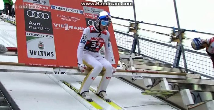 L'incroyable accident à l'atterissage de Gregor Schlierenzauer en saut à skis.