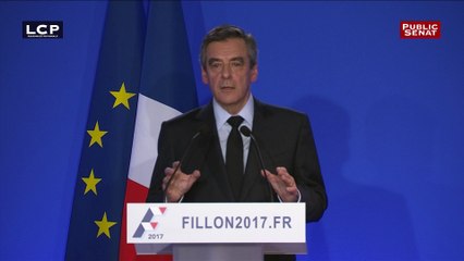 François Fillon parle de " lynchage " médiatique