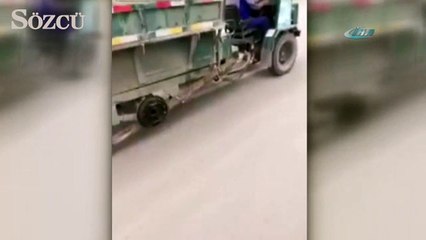 Bu kamyonetin bir tekerleği tahtadan