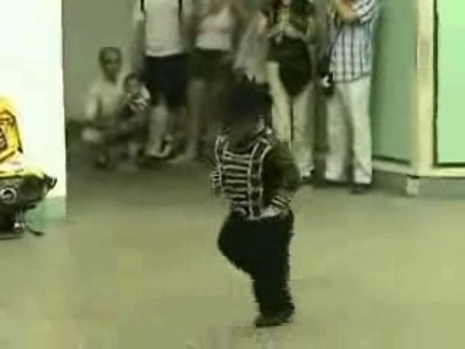 mini mickael jackson