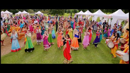 Suit Tera Laal Rang Da - Song - Yamla Pagla Deewana 2