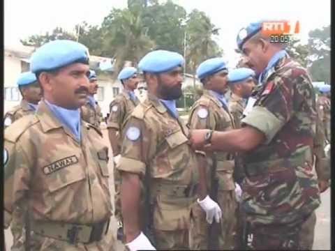 Remise de medailles aux soldats pakistanais de l'ONUCI
