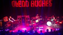 Glenn Hughes - You Keep On Moving (live 05Feb17)